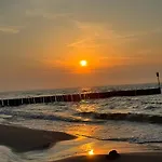 4summer White Blue Sauna&fitness&parking 100 Metrów Do Pięknej Szerokiej Piaszczystej Plaży, Wspaniały Widok Z Dużego Tarasu! 100 Meter Zu Einem Schönen Breiten Sandstrand, Herrliche Aussicht Von Einer Großen Terrasse! * Kołobrzeg