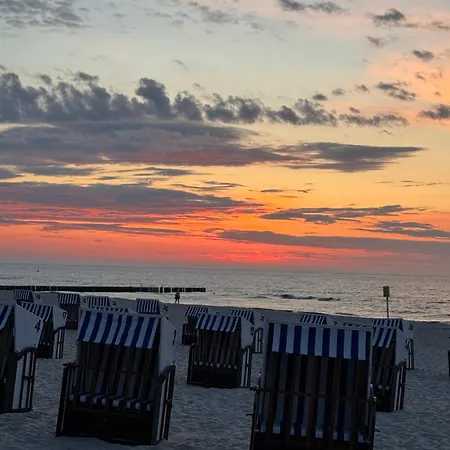 Lejlighed 4summer Blue Maris White Blue Sauna & Fitness & Parking 100 Metrow Do Pieknej Szerokiej Piaszczystej Plazy, 100 Meter Zu Einem Schoenen Breiten Sandstrand *