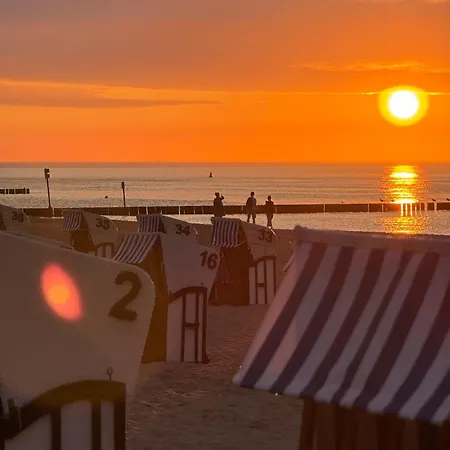 Lejlighed 4summer Blue Maris White Blue Sauna & Fitness & Parking 100 Metrow Do Pieknej Szerokiej Piaszczystej Plazy, 100 Meter Zu Einem Schoenen Breiten Sandstrand