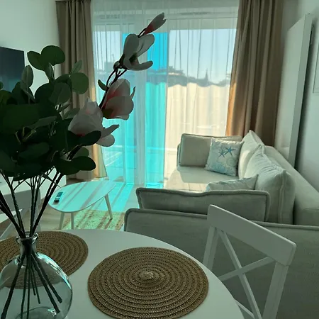 4summer Blue Maris White Blue Sauna & Fitness & Parking 100 Metrow Do Pieknej Szerokiej Piaszczystej Plazy, 100 Meter Zu Einem Schoenen Breiten Sandstrand 아파트 코워브제크